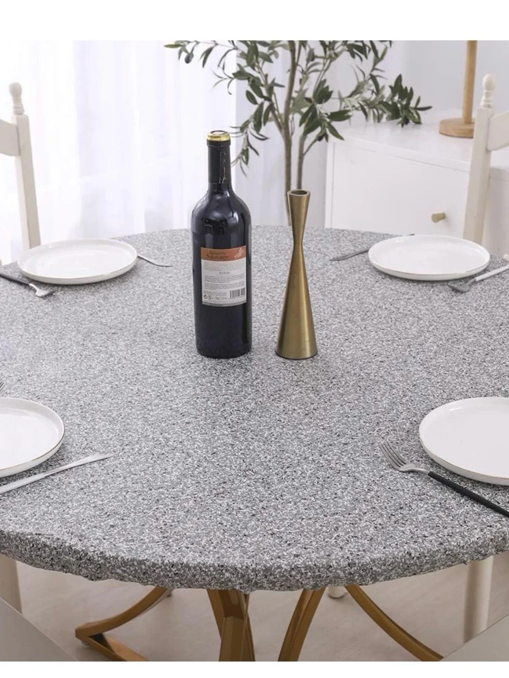 Round vinyl fitted tablecloth